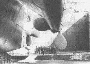 R.M.S. Titanic : One of 3 Propellers